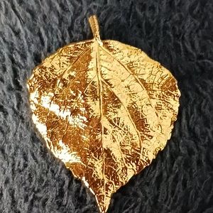 Vintage Gold Tone Leaf Pendant